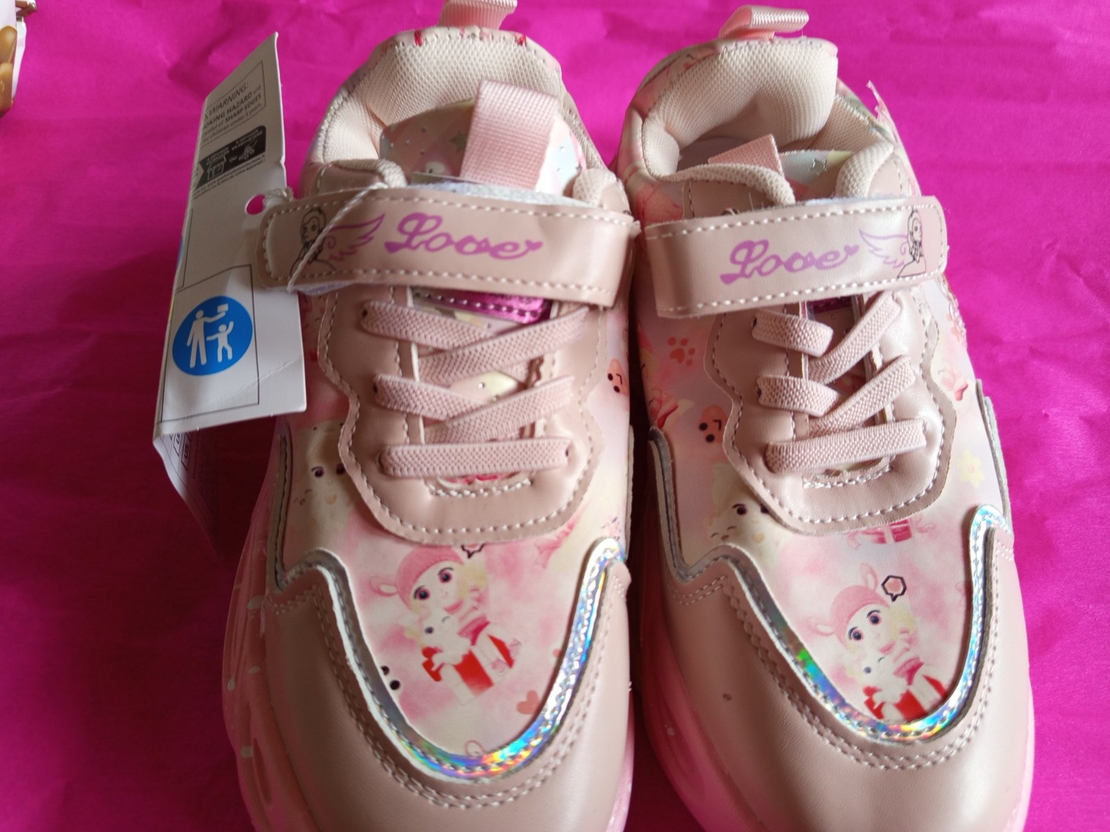 ОБУВКИ  (детски) СВЕТЕЩИ 33№