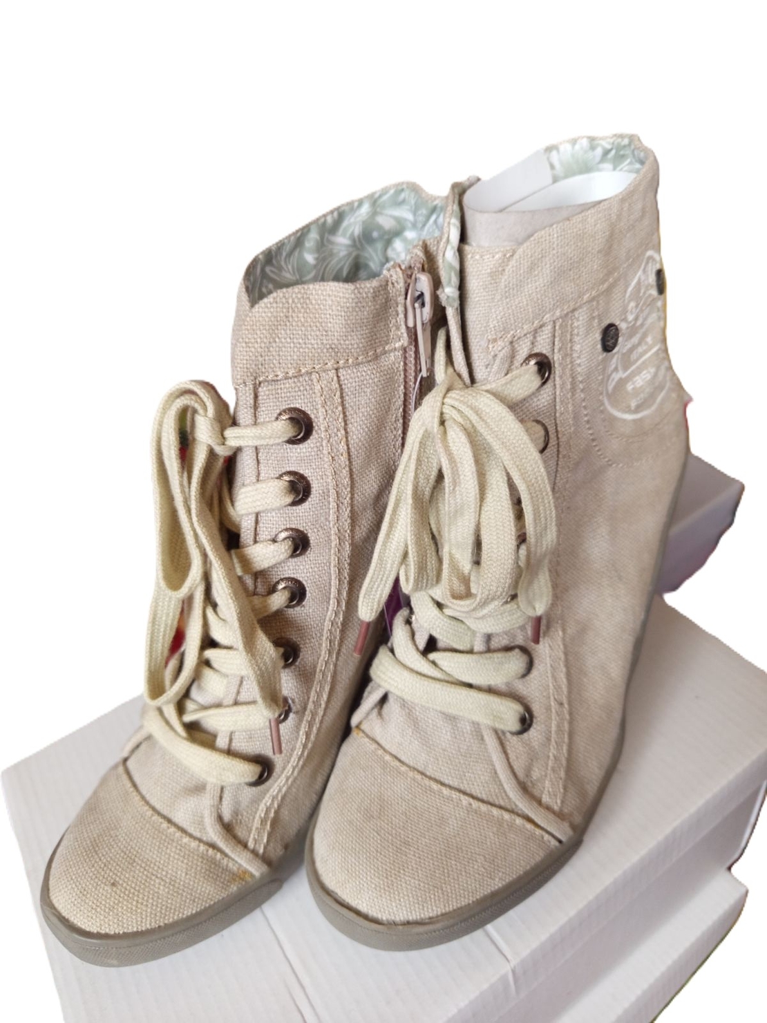 Дамски боти бели –35№  НАДПИС ITALIA