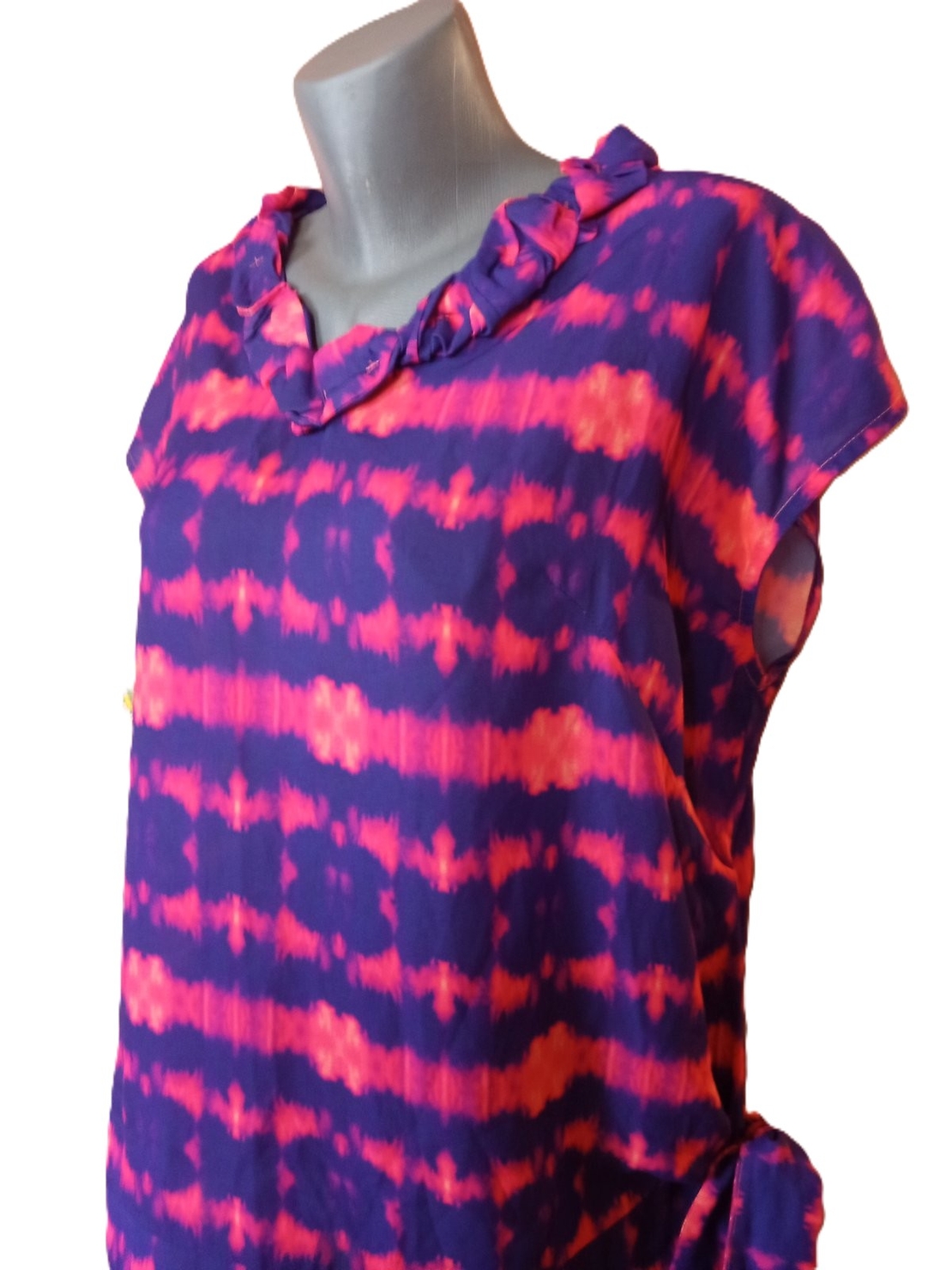 Дамска фланелка с изрязан ръкав L размер