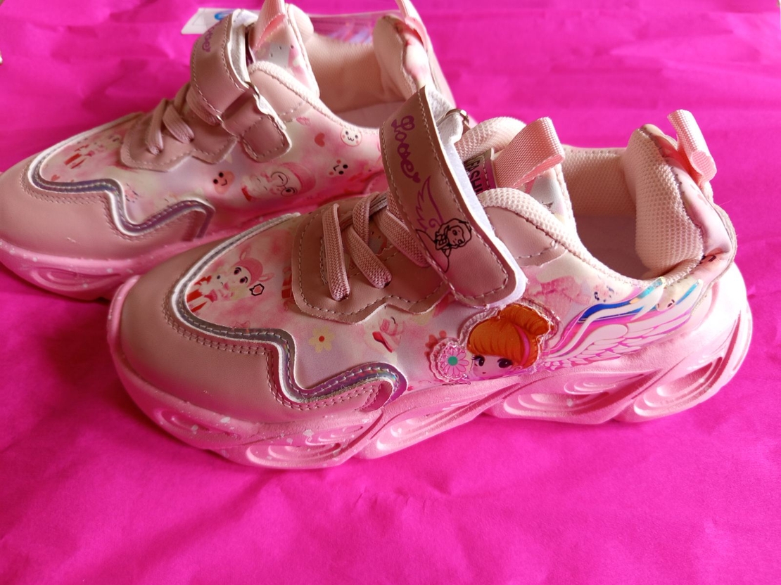 ОБУВКИ  (детски) СВЕТЕЩИ 33№