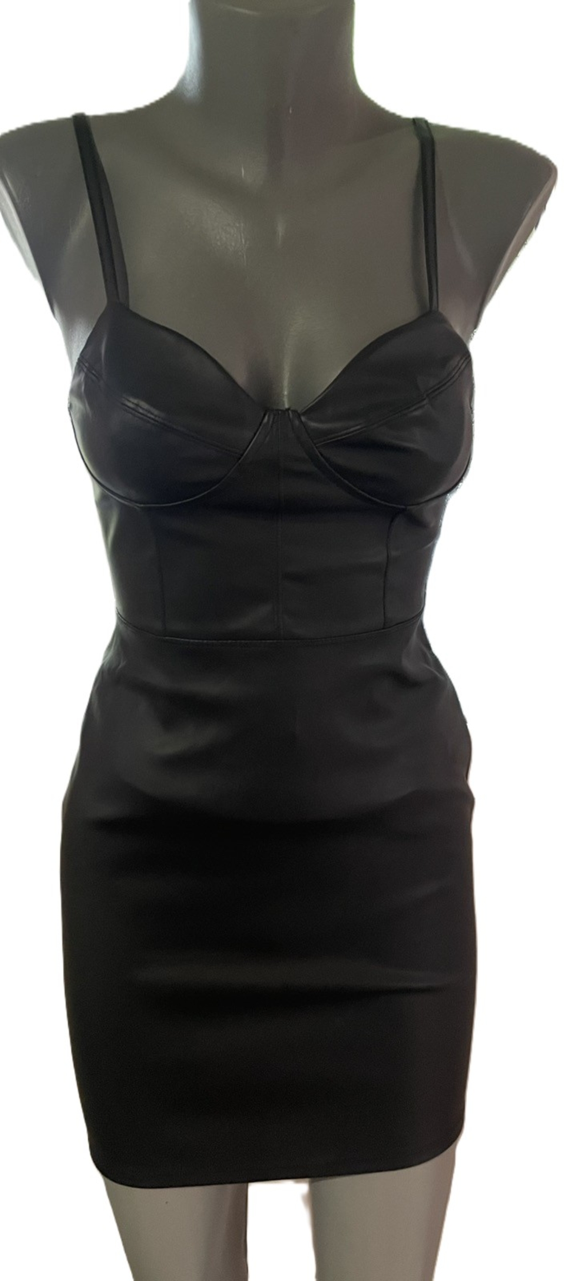 Черна кожена рокля XS Размер –Елегантна линия