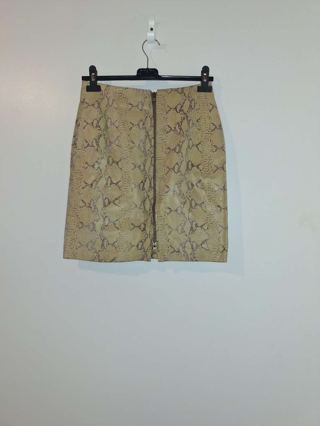 Кожена пола Milan 2019