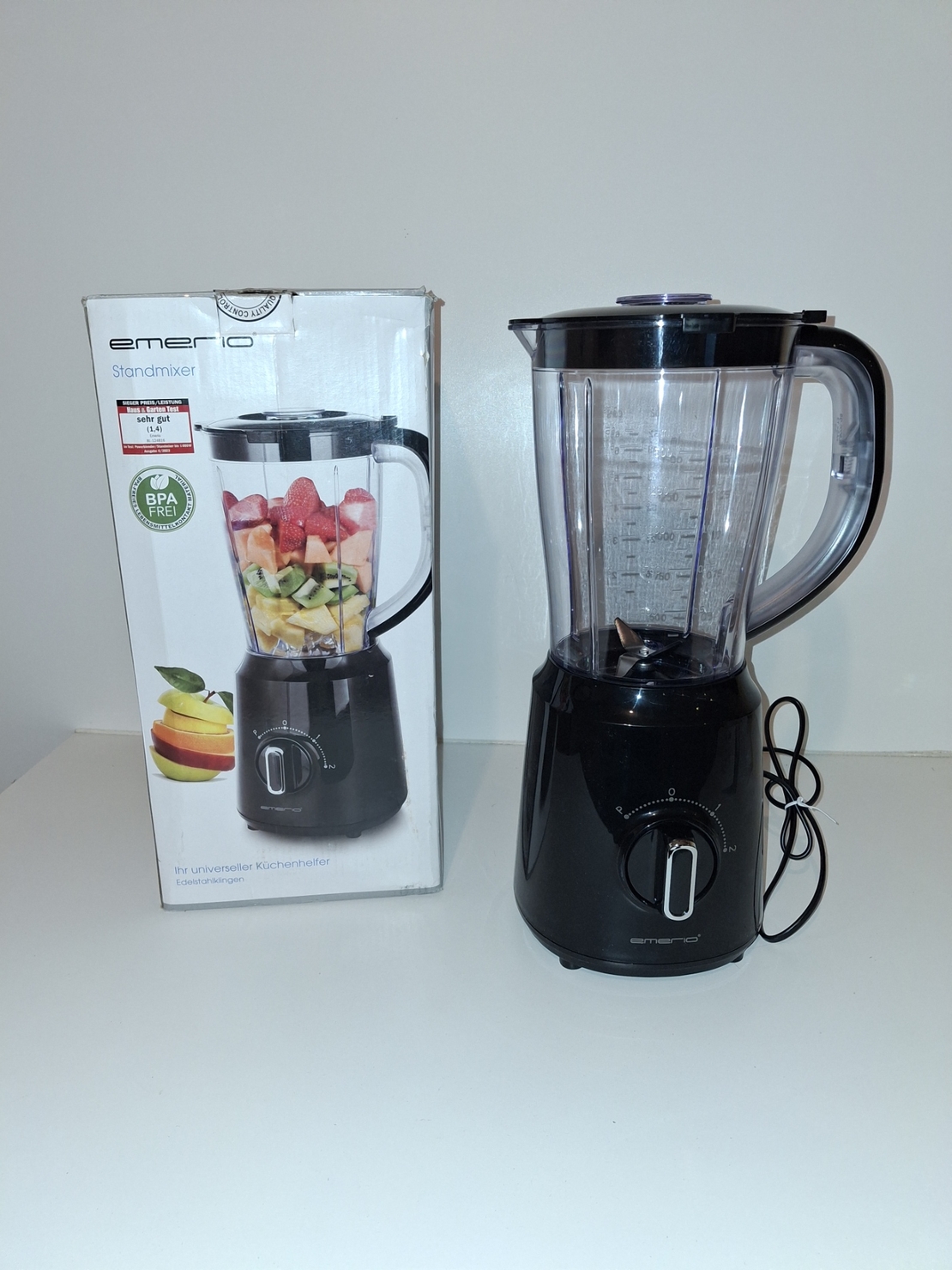 Блендер Emerio