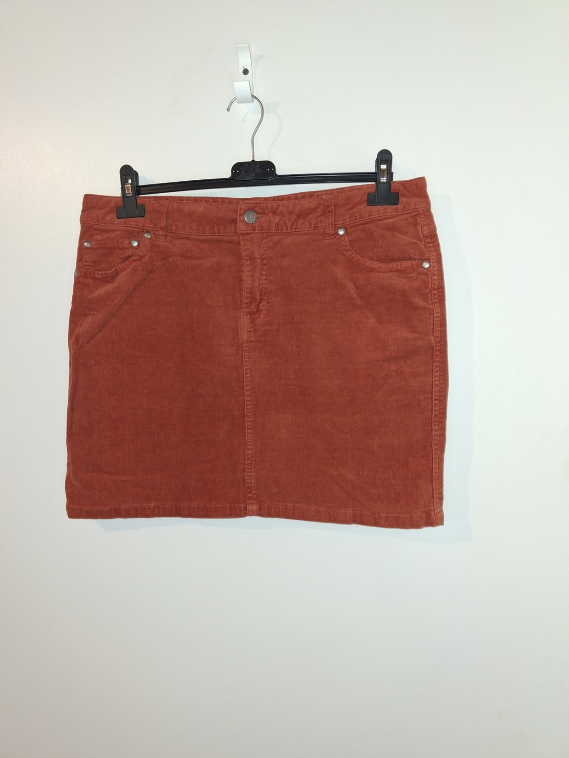 Пола Manguun 2157