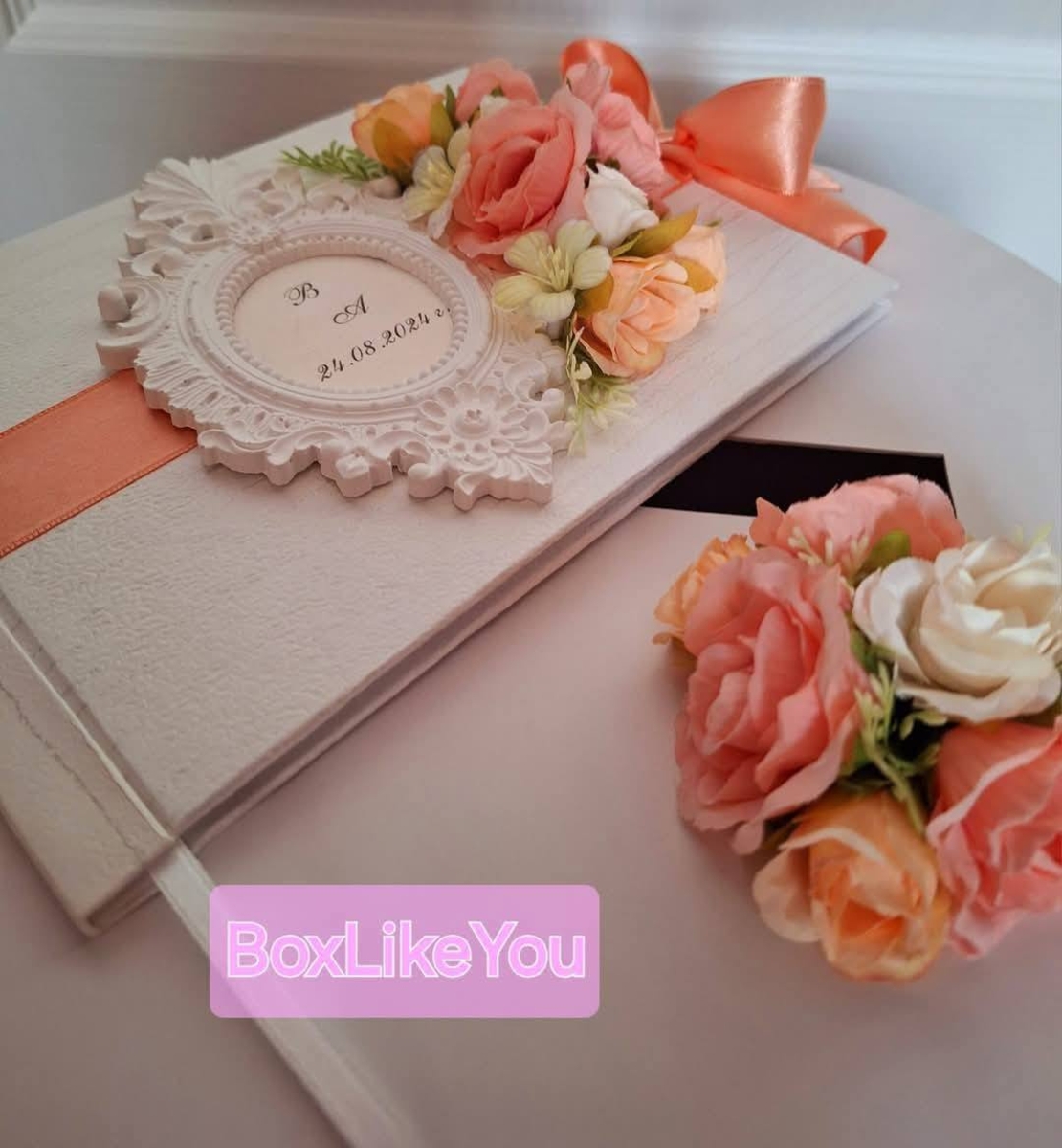 🌸 Луксозна Ръчно Декорирана Книга за Пожелания  