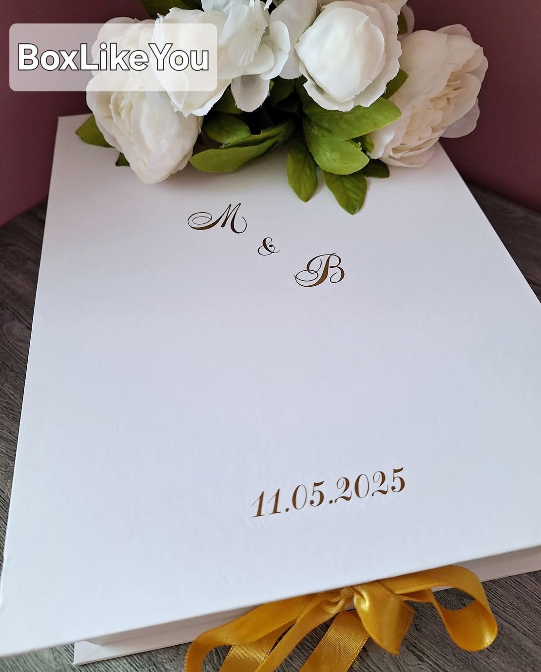 💍 Луксозен Сватбен Комплект с Персонализация - Бутилка, Чаши и Кутия