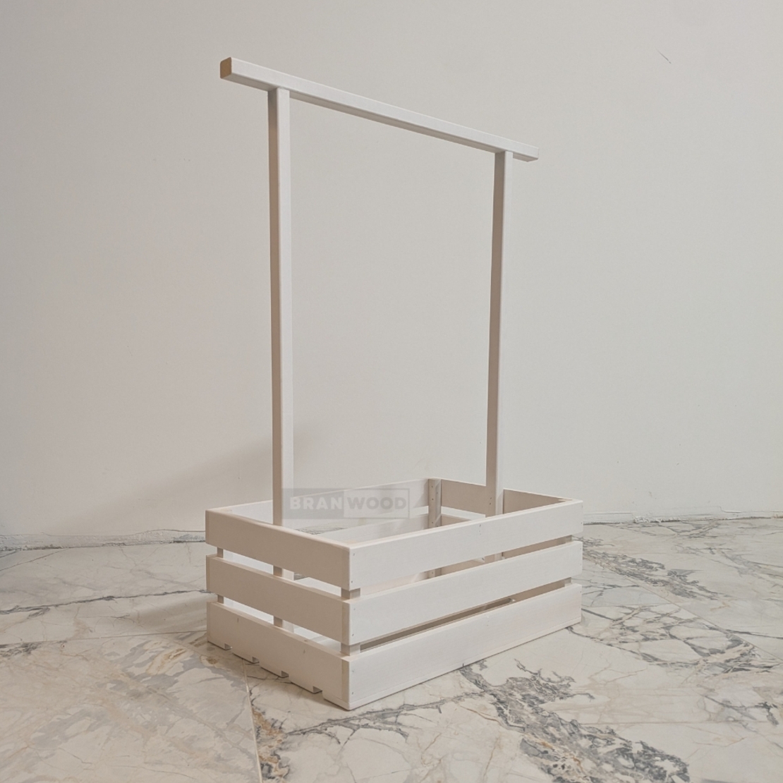 Дървено гардеробче за кръщене, подарък, изписване и др.