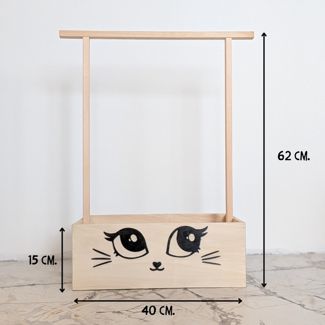 Дървено гардеробче за подаръци, изписване, кръщене и др.