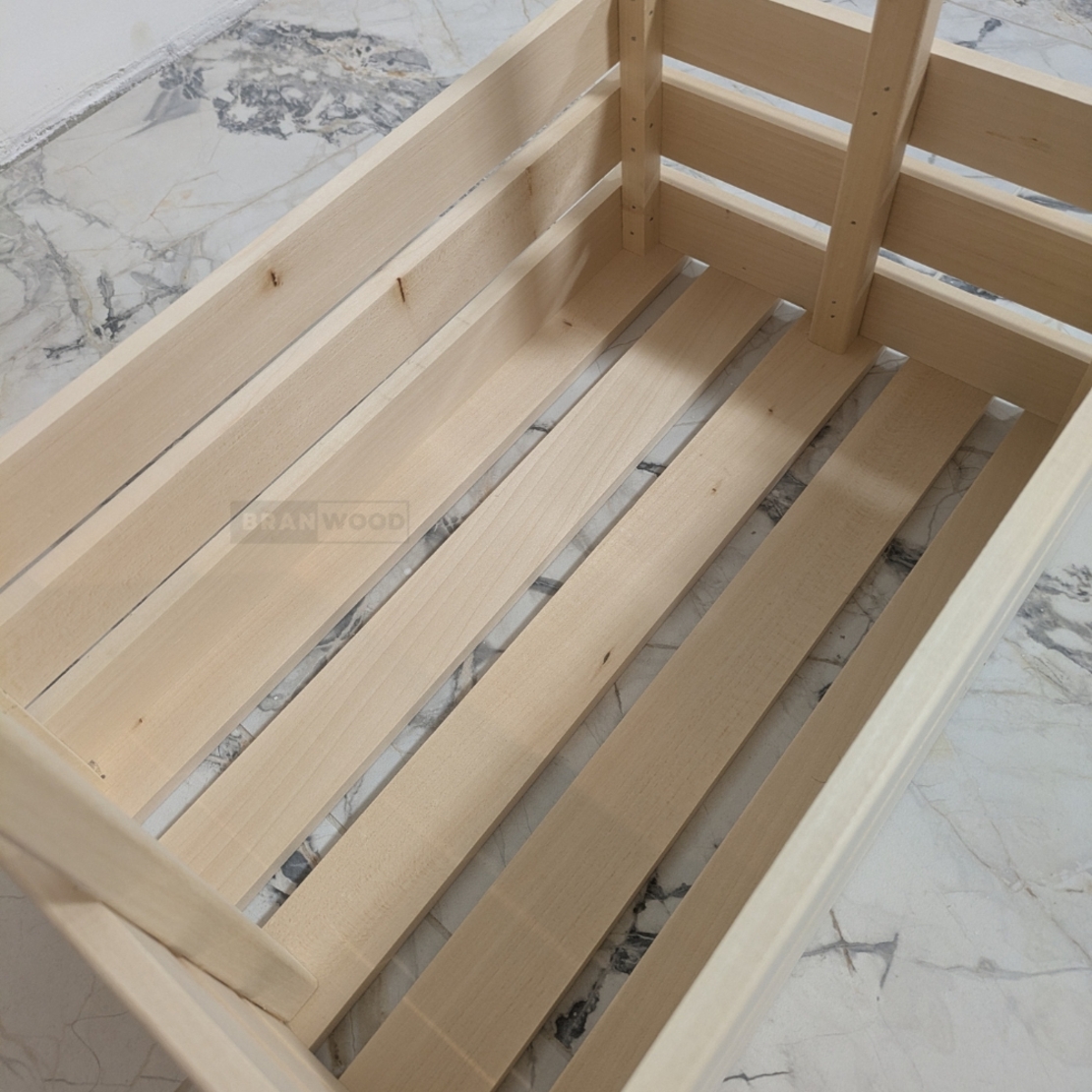 Дървено гардеробче за кръщене, изписване,подарък и др.