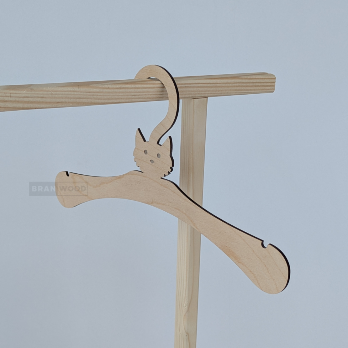 Закачалка за детски дрешки