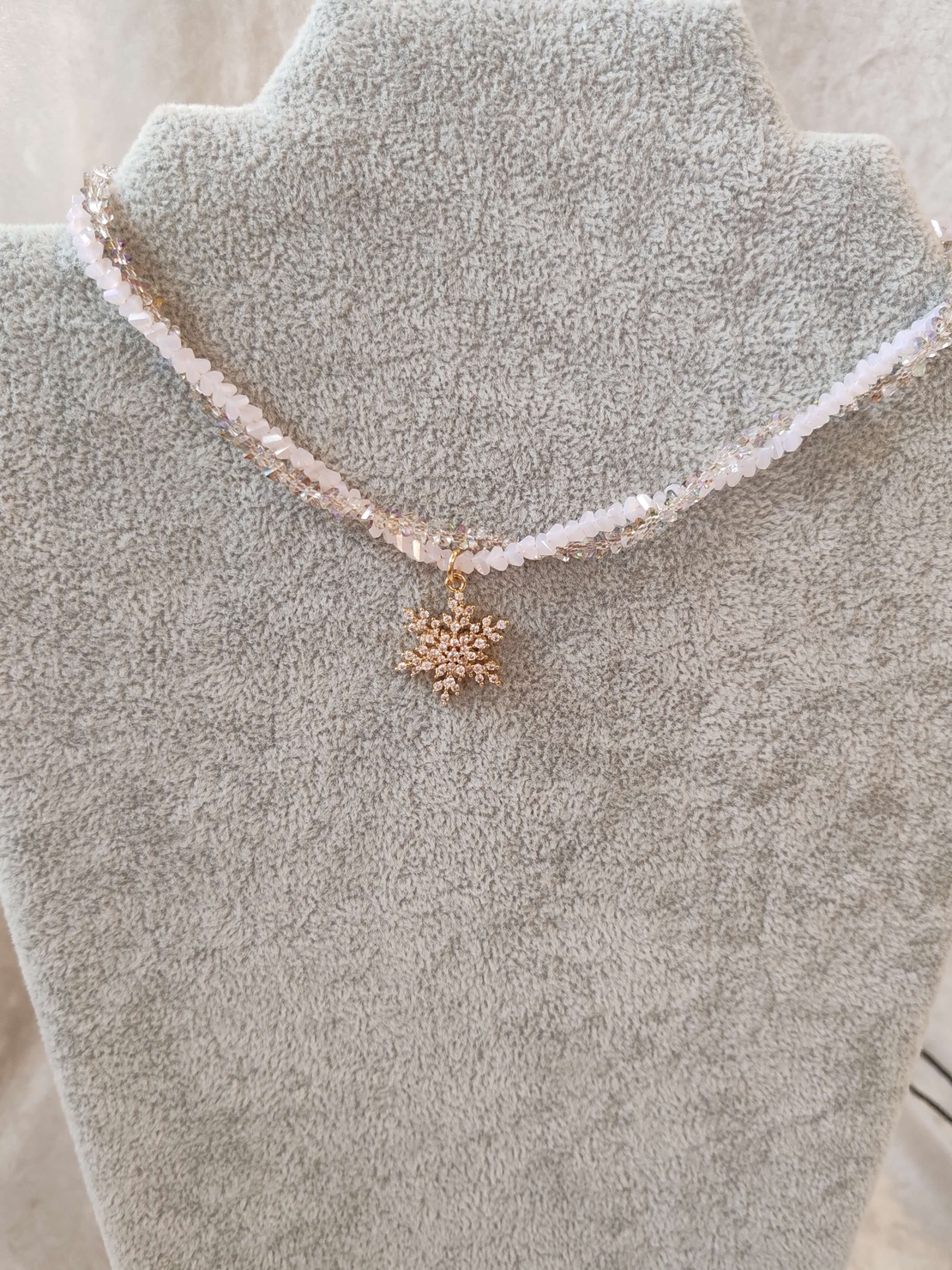 Колие с 3Д висулка снежинка