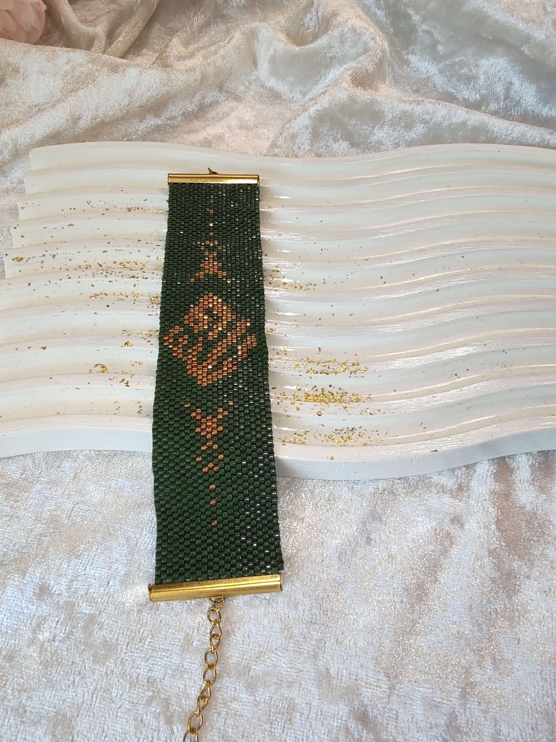 Плоска гривна  с дубайски мотиви