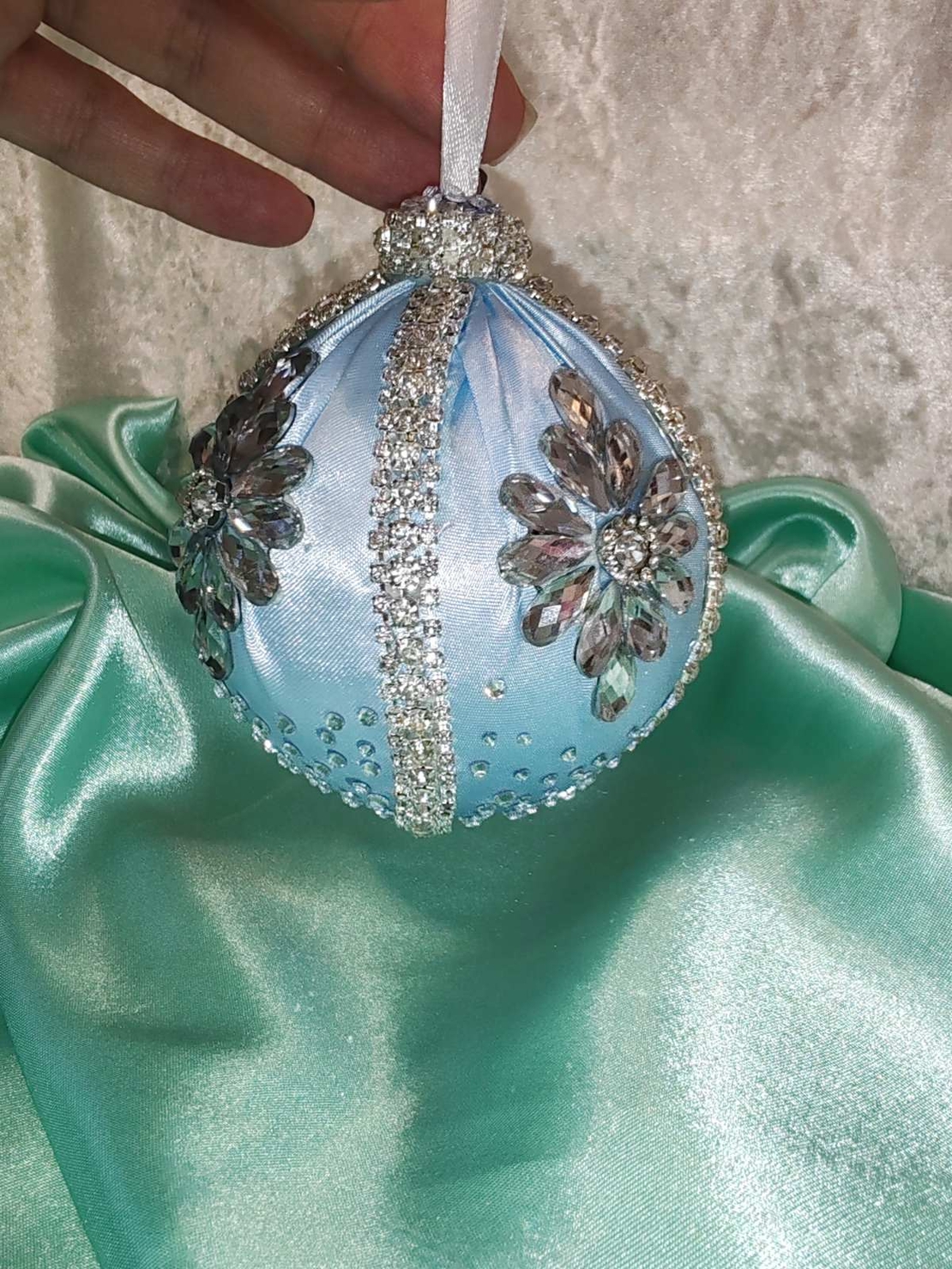 Коледна топка плат