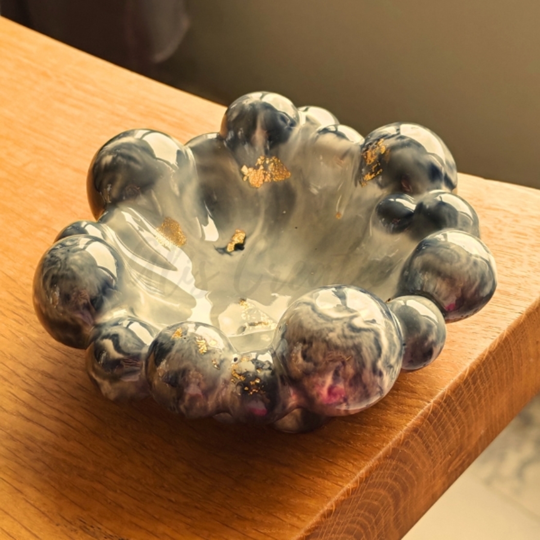 Бъбъл поставка  с гланцов финиш – ръчна изработка, мраморен дизайн