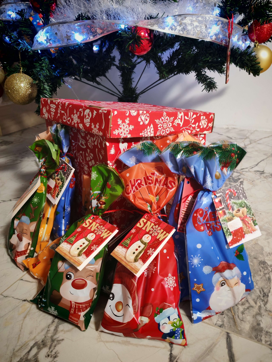 🎄 Коледна торбичка „Изненада“ – ръчно изработена магия 🎁