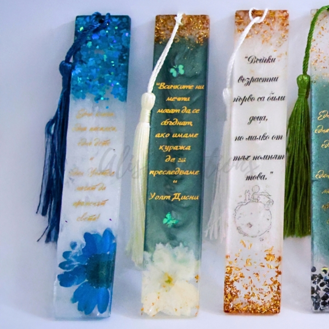 Книгоразделител от епоксидна смола – ръчно изработен, уникален подарък за любители на книгите