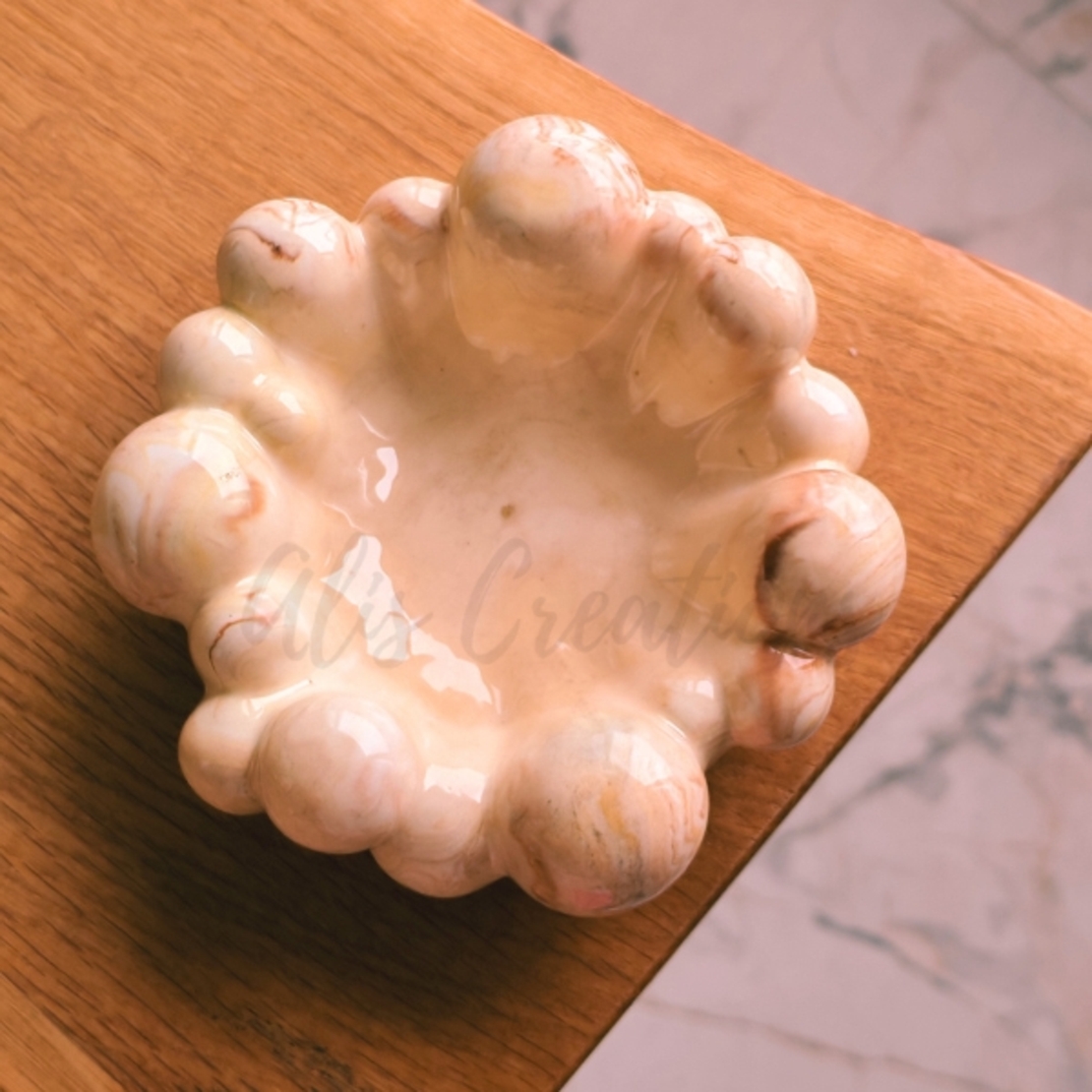 Бъбъл поставка  с гланцов финиш – ръчна изработка, мраморен дизайн