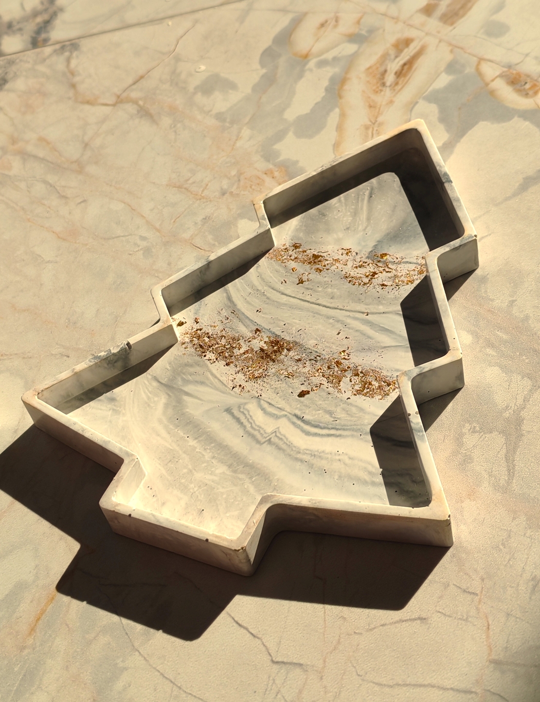 Поставка от еко смола „Коледна елха“ – Ръчна изработка, еко декорация и коледен подарък