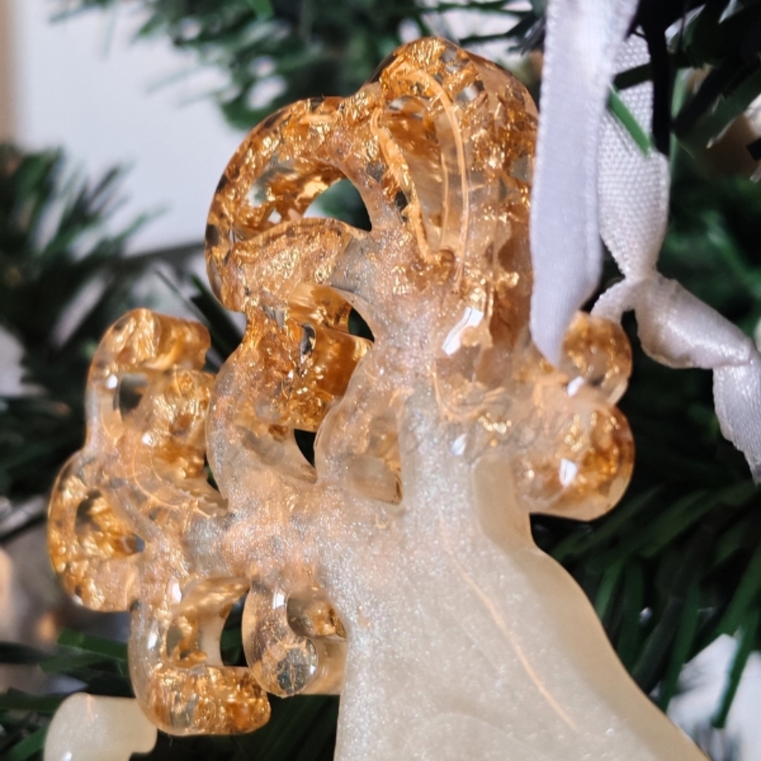 Коледен елен от епоксидна смола – ръчно изработена празнична декорация