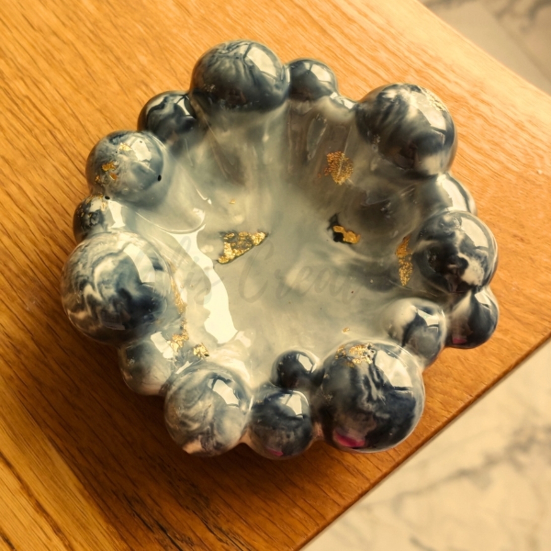 Бъбъл поставка  с гланцов финиш – ръчна изработка, мраморен дизайн