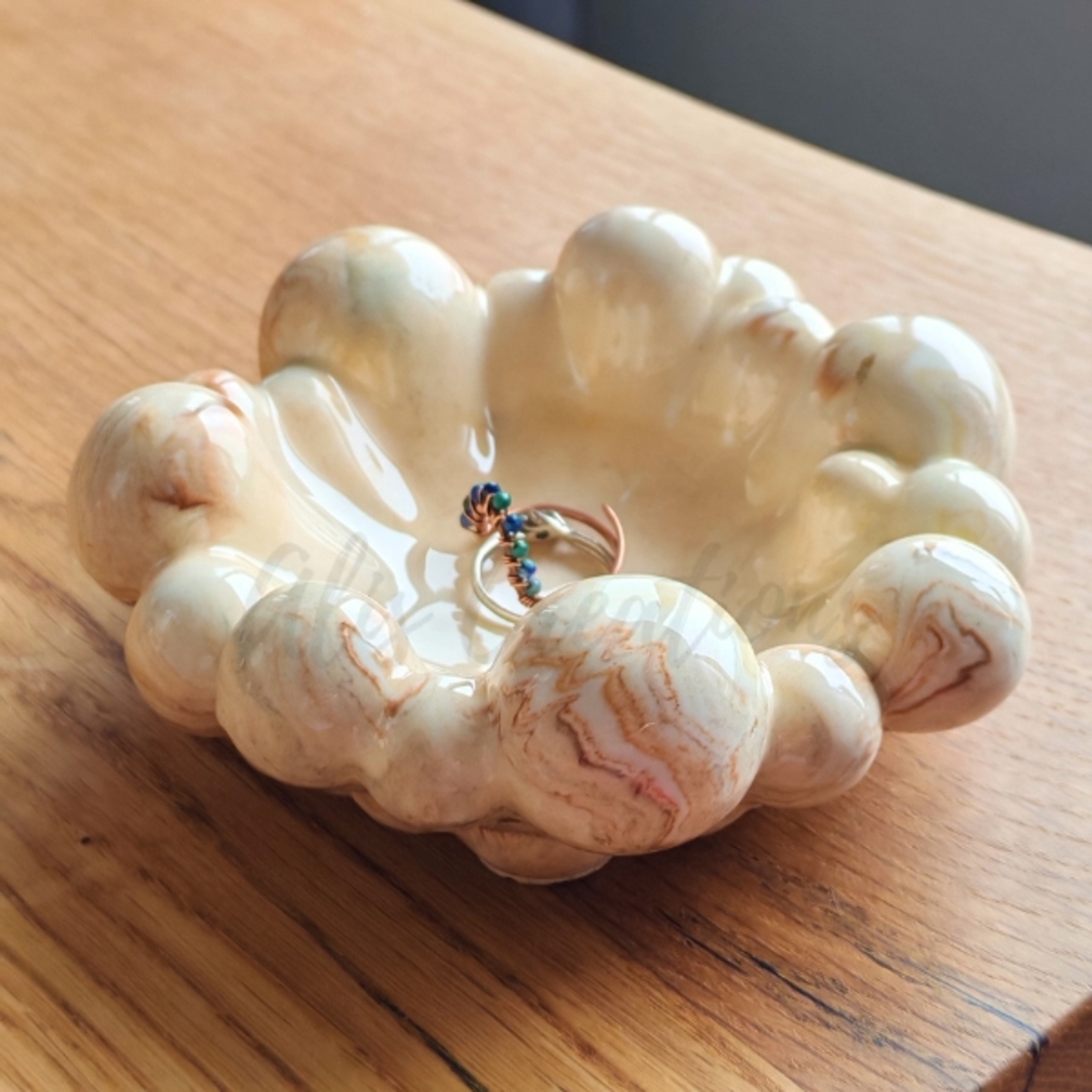 Бъбъл поставка  с гланцов финиш – ръчна изработка, мраморен дизайн