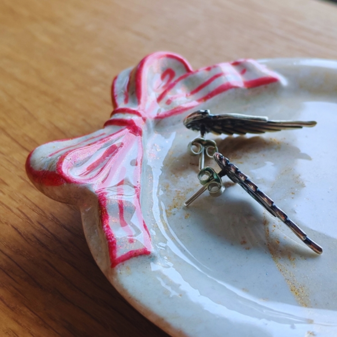 Декоративна кръгла поставка с панделка