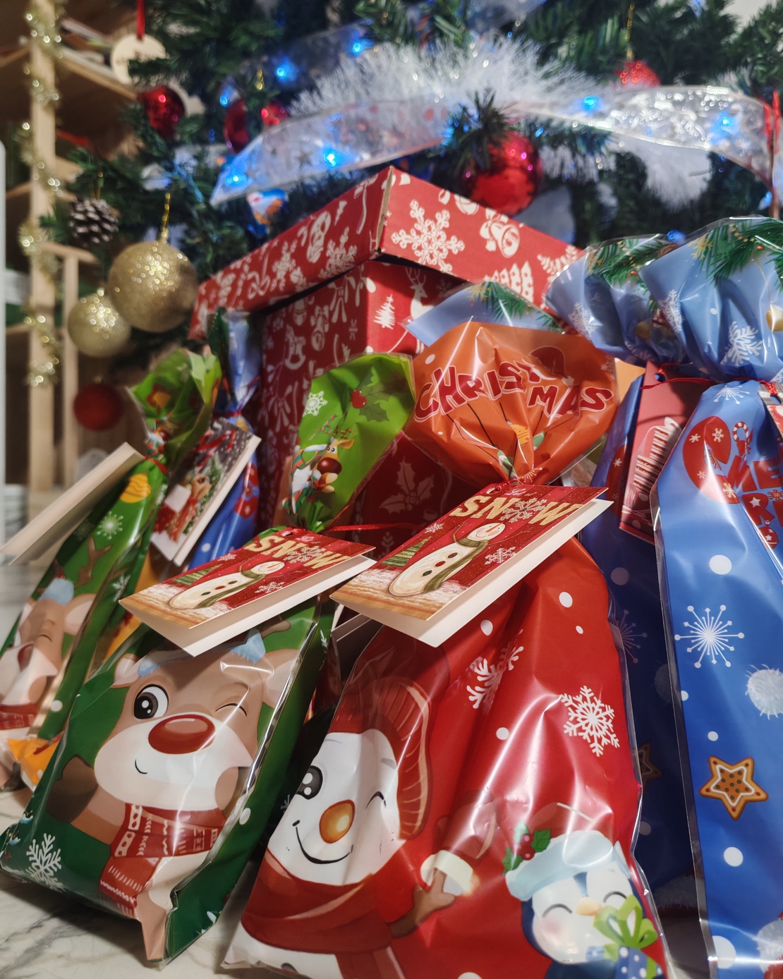 🎄 Коледна торбичка „Изненада“ – ръчно изработена магия 🎁