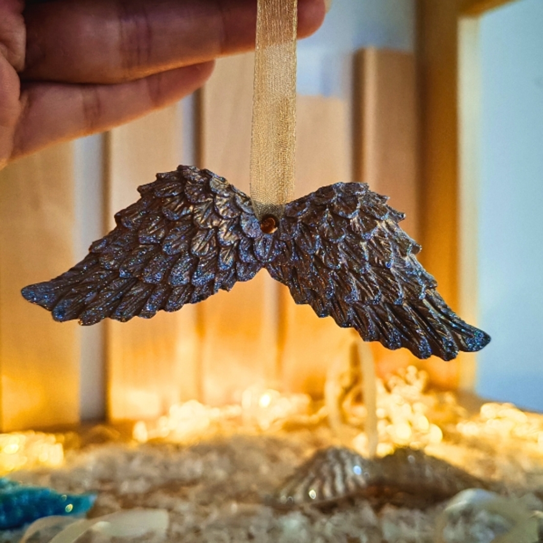 Ангелски криле – еко арома дифузер и декорация от еко смола | Alis Creations