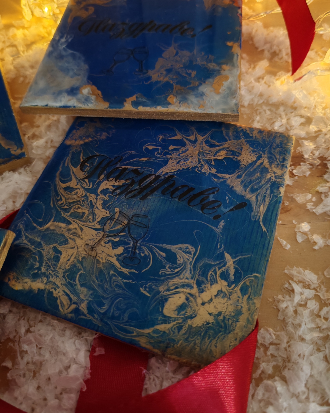 Луксозен комплект дървени поставки за чаша с послание от епоксидна смола – ръчна изработка