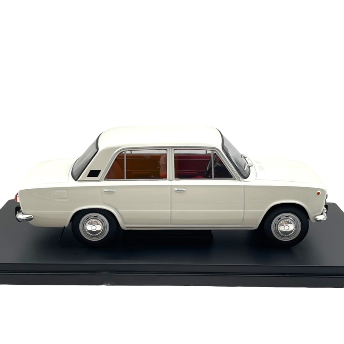Метална кола Fiat 124 White 1970 WHITE BOX 1:24