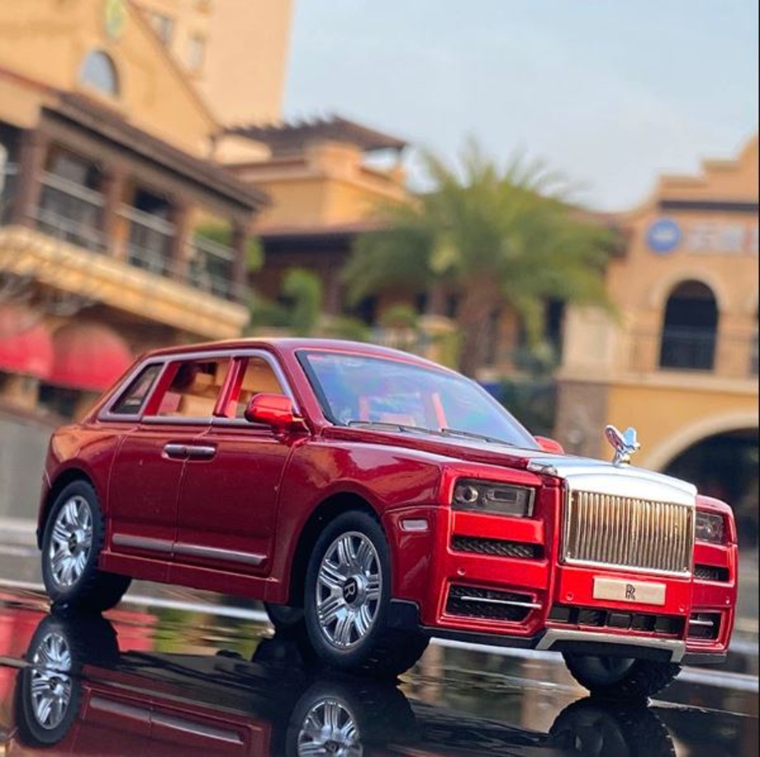 Метална кола с отварящи се врати, капаци, светлини и звуци Rolls-Royce Cullinan 1:22