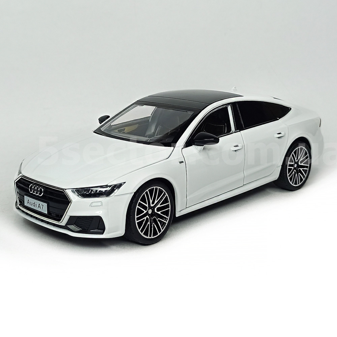 Метална кола с отварящи се врати светлини и звуци Audi A7 1:24