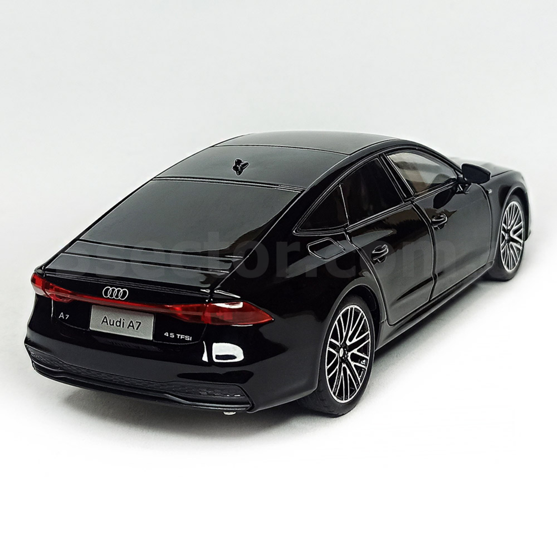 Метална кола с отварящи се врати светлини и звуци Audi A7 1:24