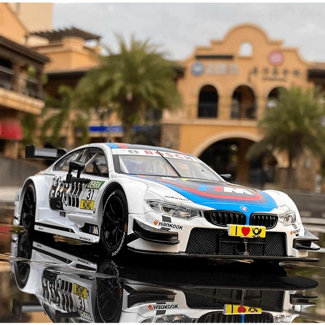 Метална кола с отварящи се врати светлини и звуци BMW M4 DTM Le Mans 1:24