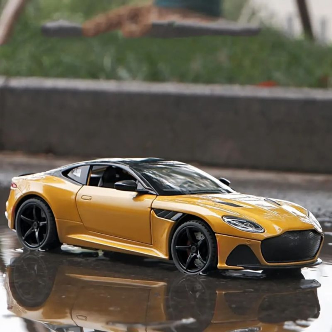 Метална кола с отварящи се врати и капаци светлини и звуци Aston Martin DBS Superleggera 1:24