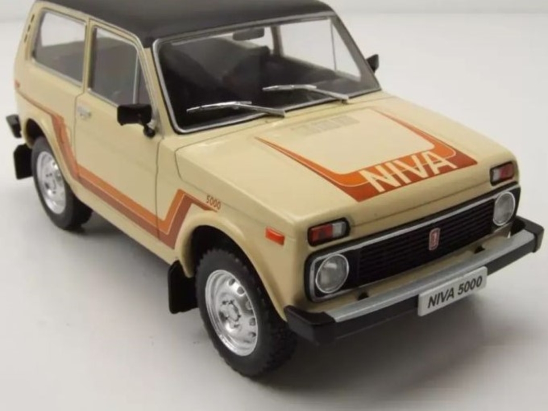 Метална кола Lada Niva 5000 Beige 1980 - WHITE BOX 1:24