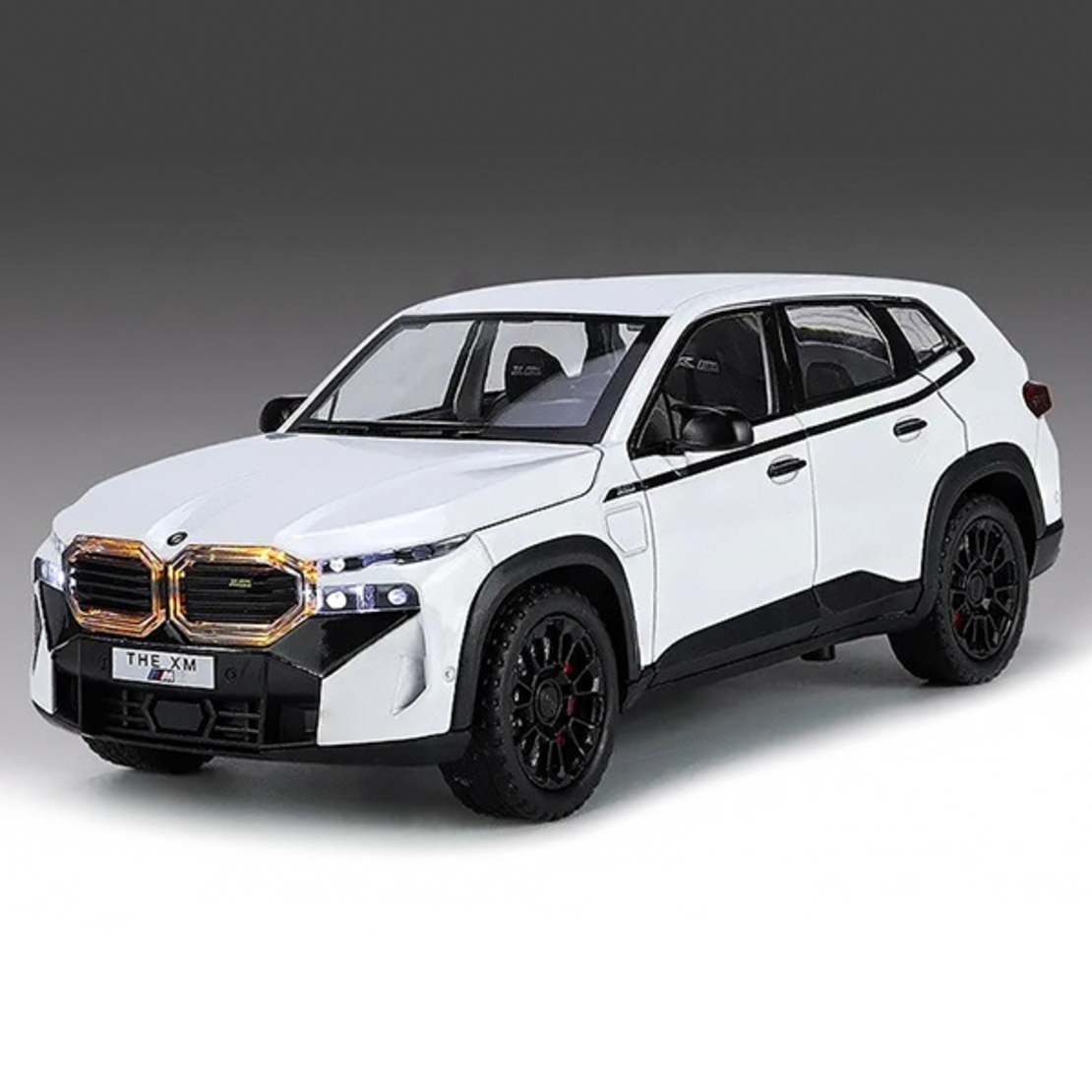 Метален джип с отварящи се врати капаци светлини и звуци BMW XM 1:24