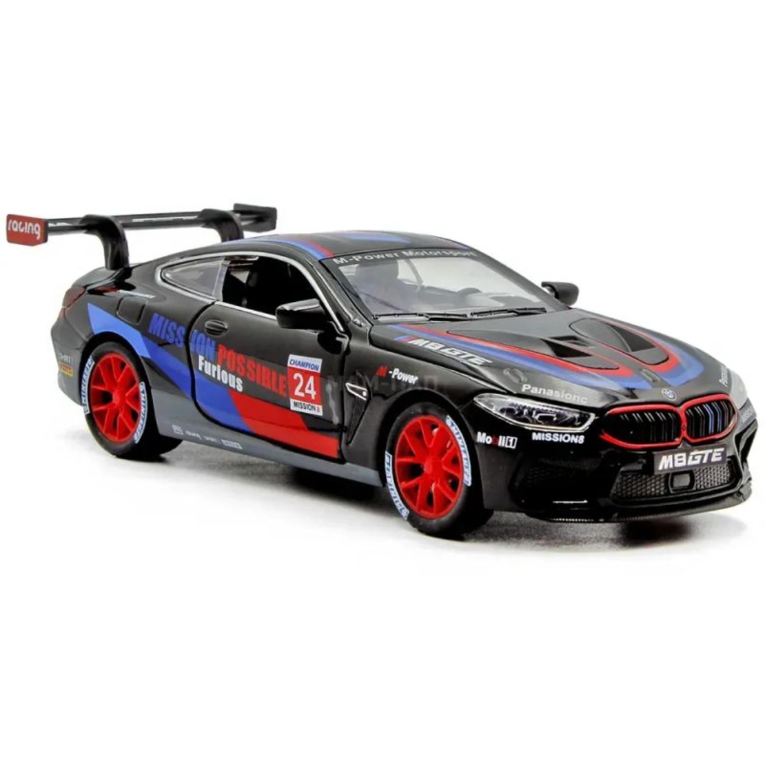 Метална кола с отварящи се врати капаци светлини и звуци BMW M8 1:32