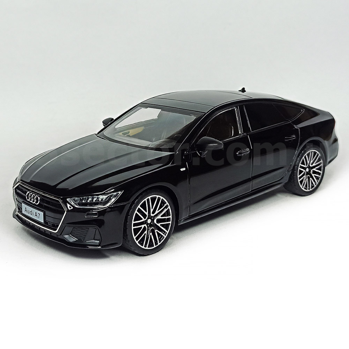 Метална кола с отварящи се врати светлини и звуци Audi A7 1:24