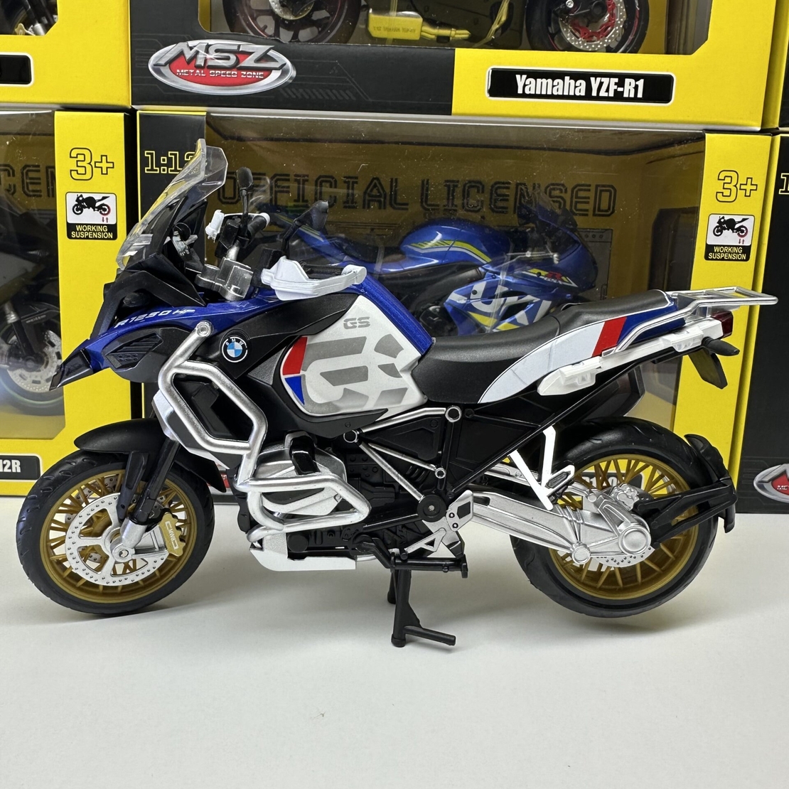Метален мотор MSZ BMW R1250 GS 1:12