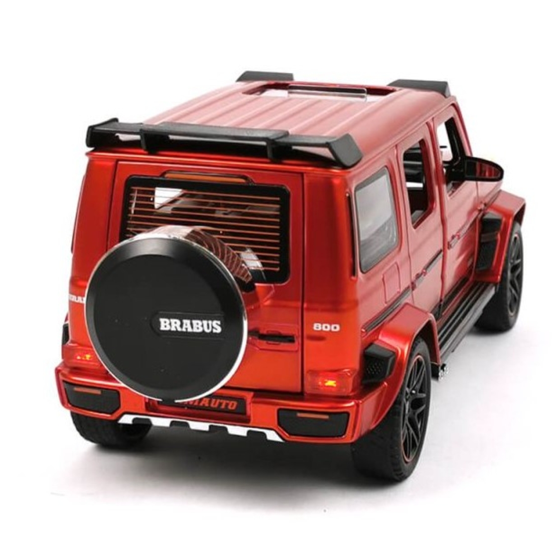Метален джип с отварящи се врати светлини и звуци Mercedes Benz G-Class Brabus G800 1:24