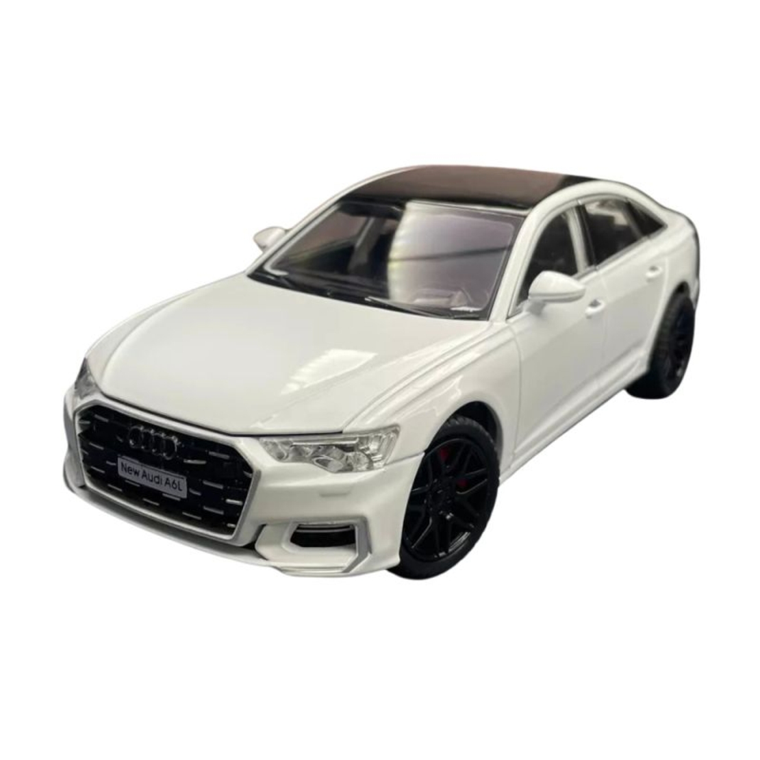 Метална кола с отварящи се врати светлини и звуци Audi A6L 1:24