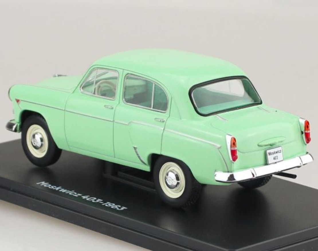 Метална кола Москвич / Moskvitch 403 Light Green Hachette 1:24