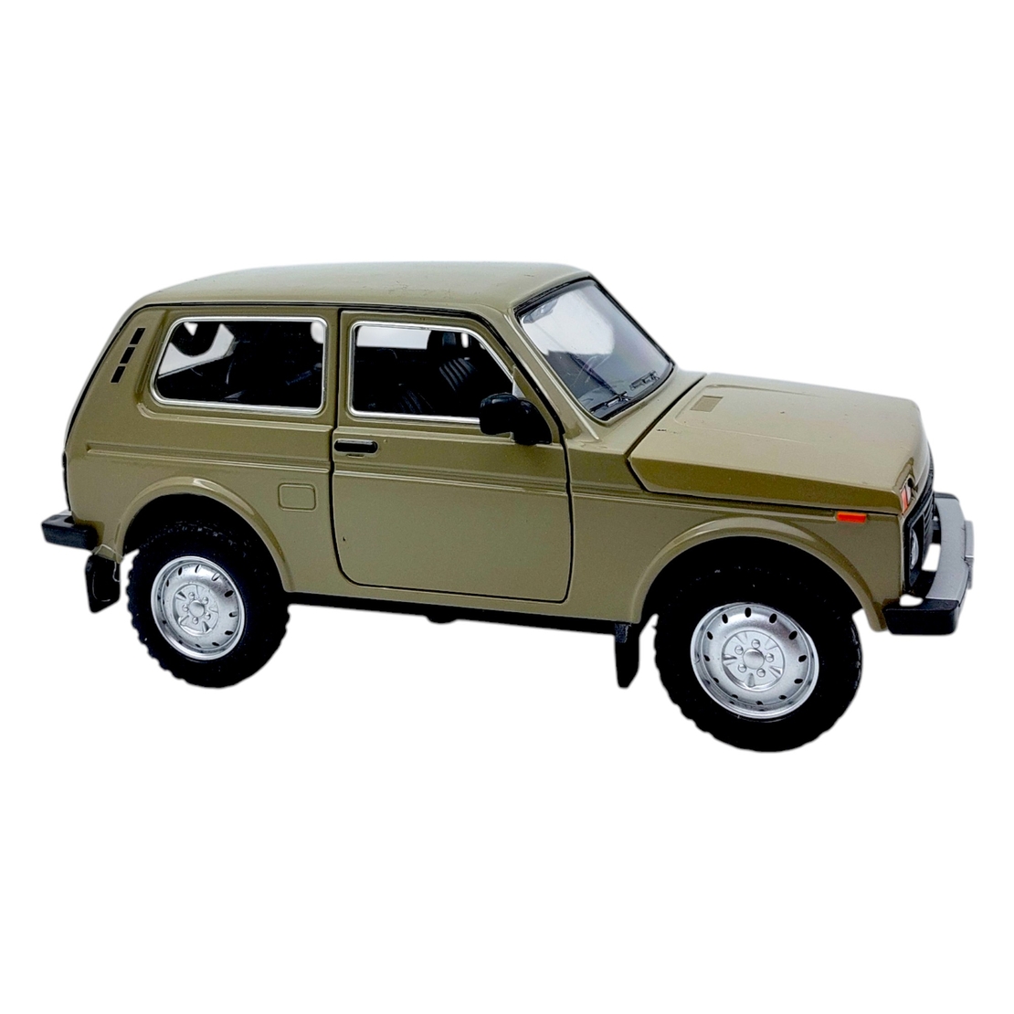 Метална кола с отварящи се врати капаци светлини и звуци Lada Niva 1:24