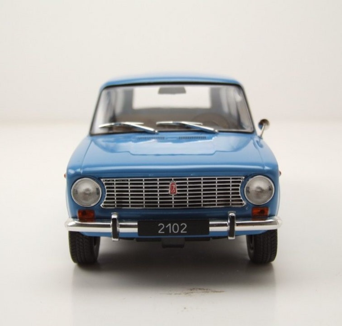 Метална кола Lada 2102 Kombi 1971 WHITE BOX 1:24