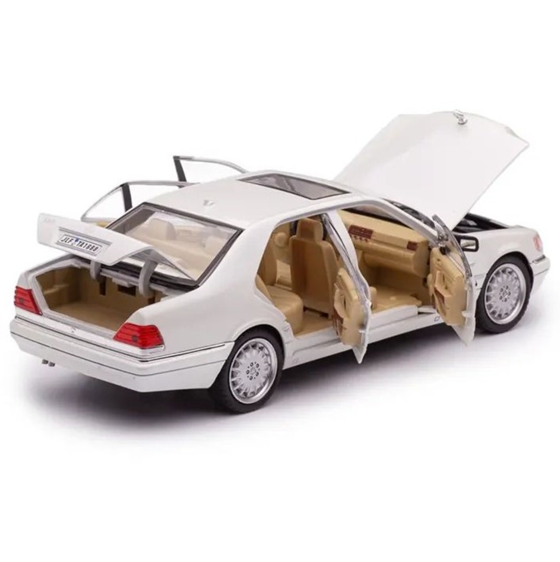 Метална кола с отварящи се врати капаци светлини и звуци Mercedes-Benz S-Class W140 1:24