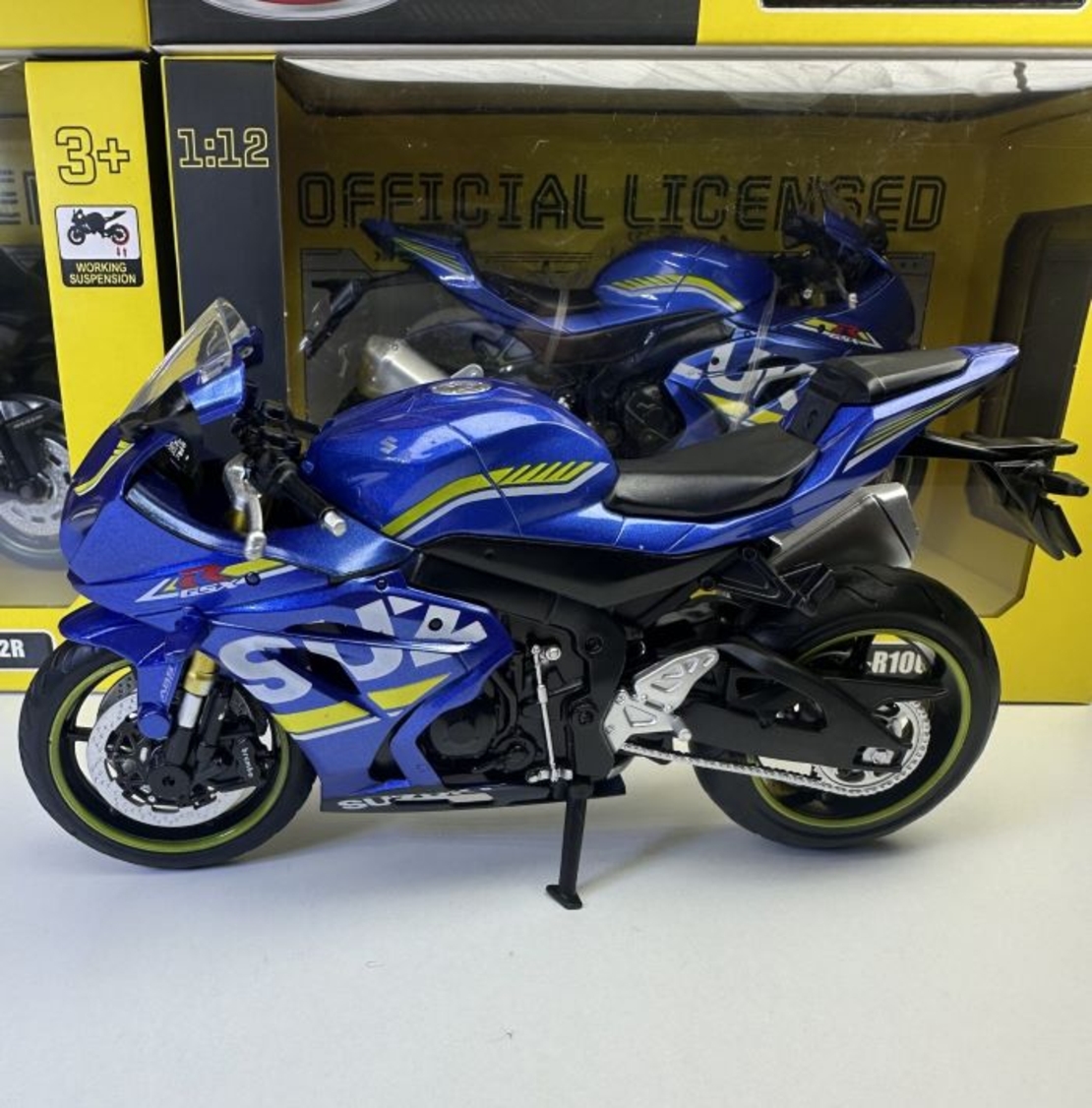 Метален мотор MSZ SUZUKI GSX - R1000 1:12