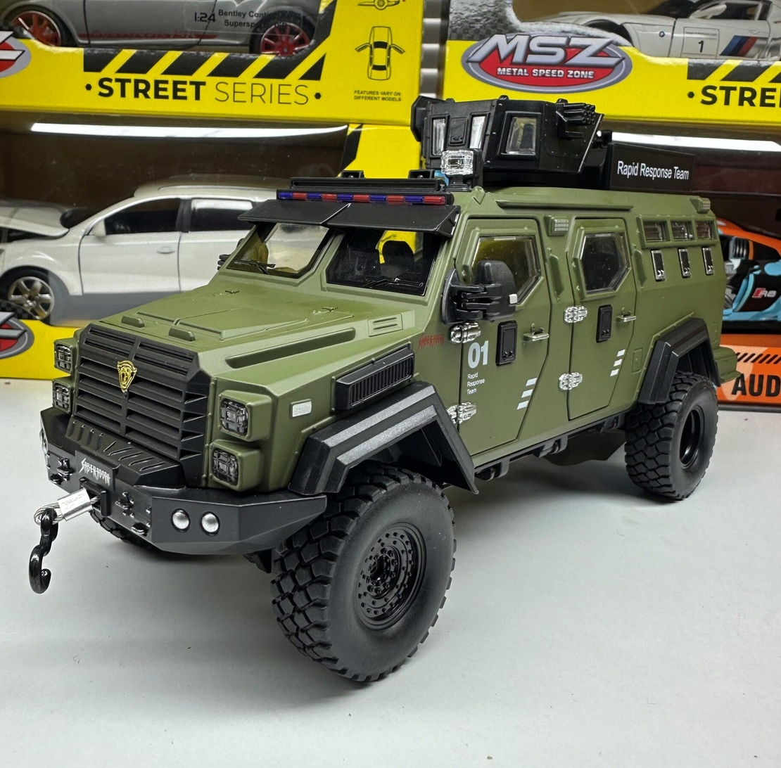 Метален военен джип с отварящи се врати капаци светлини и звуци 1:24