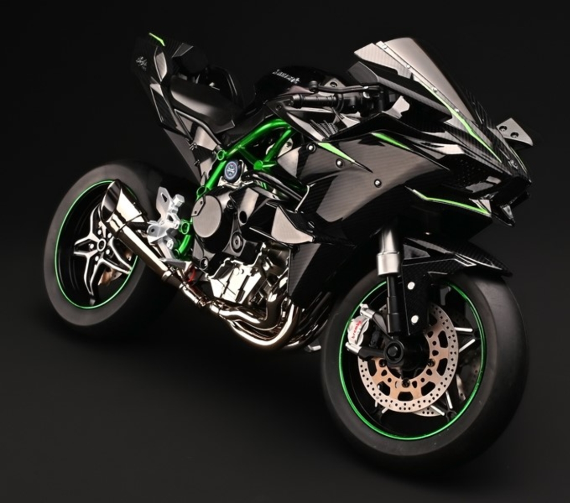 Мотор Kawasaki Ninja H2R 1:6 с пушек