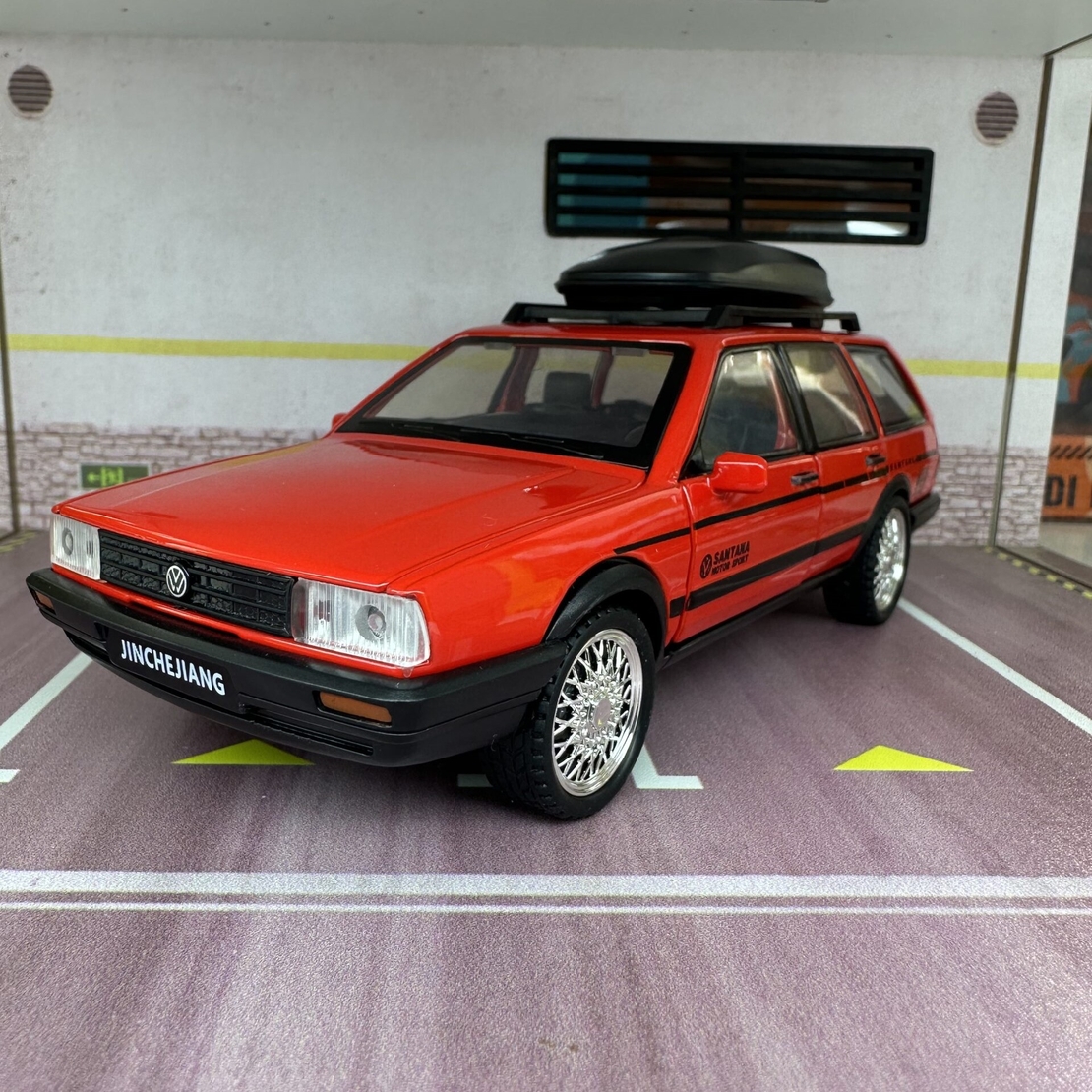 Метална кола с отварящи се врати светлини и звуци Volkswagen Santana / Passat B2 / 1:32